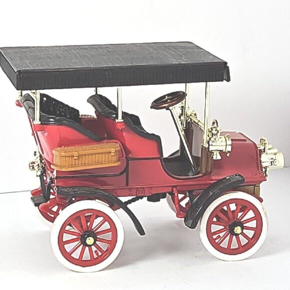 1904 Cadillac Model B   1:32 Scale Surrey Diecast All White Tires - Picture 6 of 11